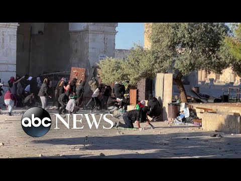 Clash in Jerusalem mosque leaves over 100 injured l GMA