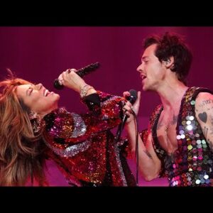 Coachella 2022: Harry Styles Brings Out Shania Twain for SURPRISE Duet!