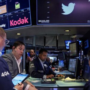 News Wrap: Big tech stocks plummet amid Wall Street sell-off