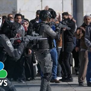 Violence Around Al-Aqsa Mosque As Israeli police, Palestinians Clash