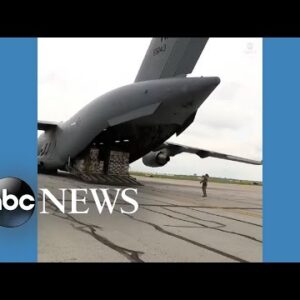 1st flight of "Operation Fly Formula" arrives in US