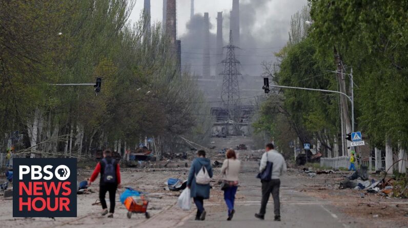 Ukrainian civilians desperately try to flee the hellscape of Mariupol amid Russian attacks