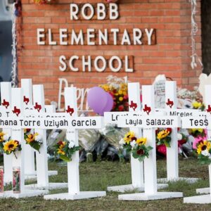 WATCH LIVE: Democratic senators hold news briefing urging gun reforms after Uvalde school massacre