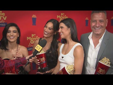 D'Amelio Family REACTS to MTV Awards Win!