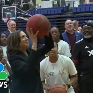 Kamala Harris Shoots 1 For 6 At Field Day Event