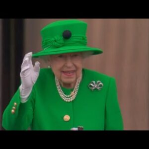 Queen Elizabeth Closes Out Platinum Jubilee With Surprise Appearance