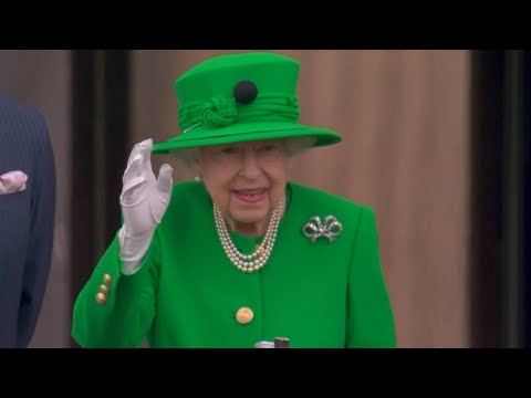 Queen Elizabeth Closes Out Platinum Jubilee With Surprise Appearance