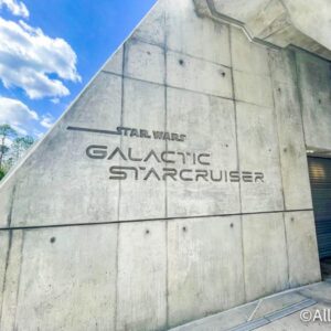 2022 wdw star wars hotel galactic starcruiser media preview sign entrance atmosphere stock 5 700x525