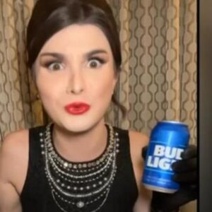 cbsn fusion budweiser releases new ad amid backlash over partnership with transgender actor and social media star dylan mulvaney thumbnail 1894962 640x360