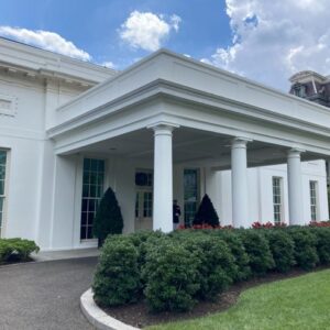 The White House entrance where the Secret Service found a suspicious substance later identified as cocaine.