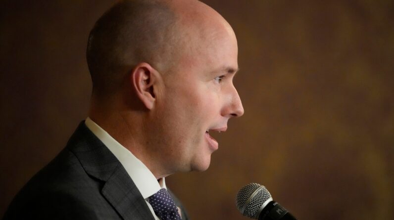 6E2JDWV2JMI63MG7RSQU3ZTZVU size normalized